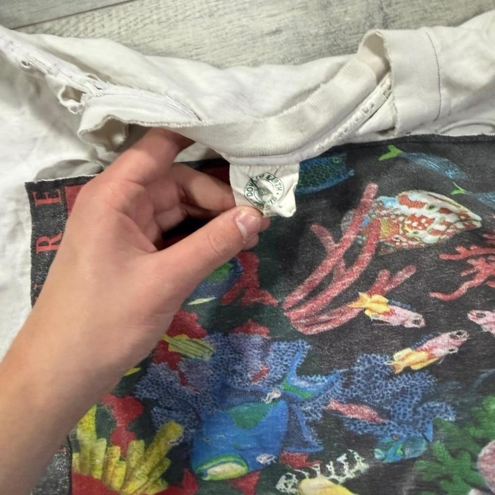 Vintage 90s distressed rare art aquatic fish box logo thrashed T-shirt Size XL - Picture 6 of 7